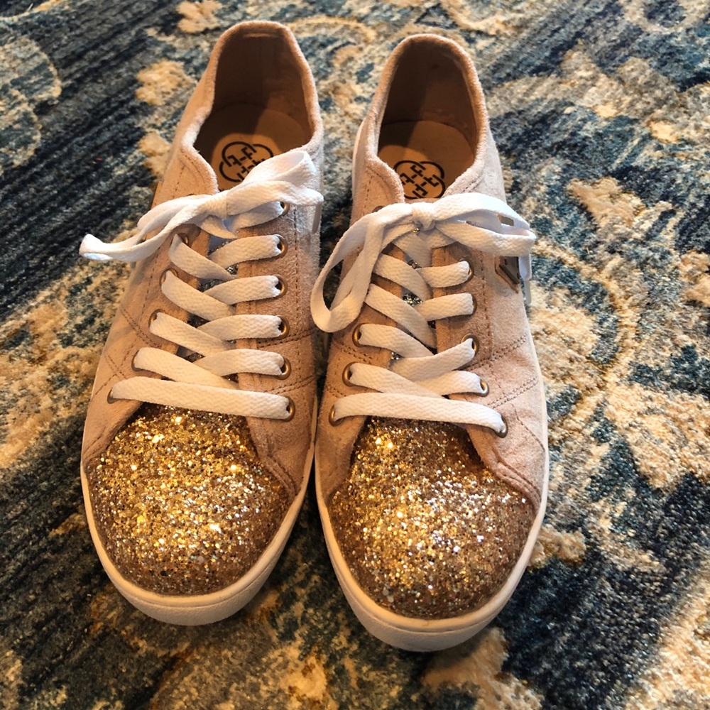 Women’s shoes